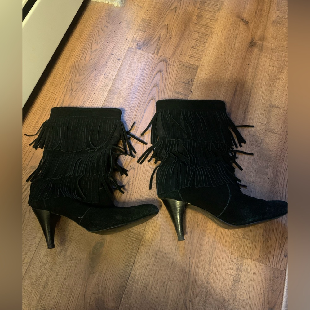 VINTAGE Chinese Laundry Fringed “KIPP” Black Ankle Boots